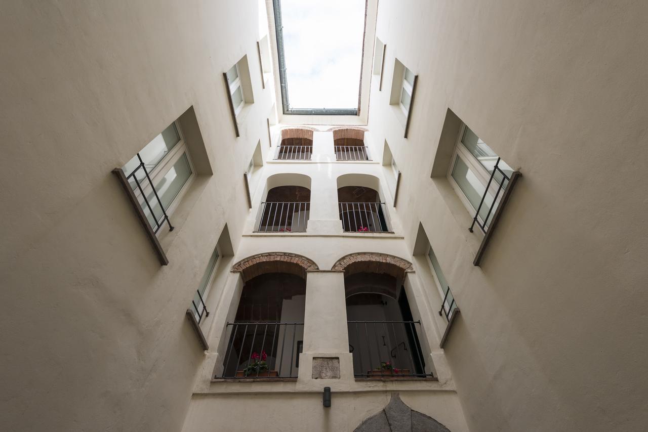 Il Chiostro Appartamenti & Suites Suvereto Exterior foto